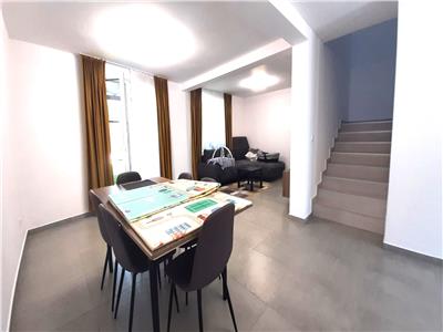Casa in regim insiruit, pozitie deosebita,169000 euro