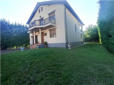 Casa 5 camere, garaj, 560 mp teren,  Cetate-Kaufland