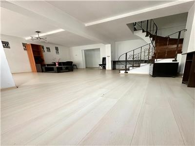 Apartament 4 camere scara interioara, Centru 99990 euro