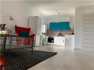 Apartament 3 camere,Centru, 2 balcoane,105000 euro