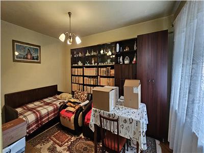 Apartament 2 camere Alba Iulia-Tolstoi ,et.2,50mp,74000 euro